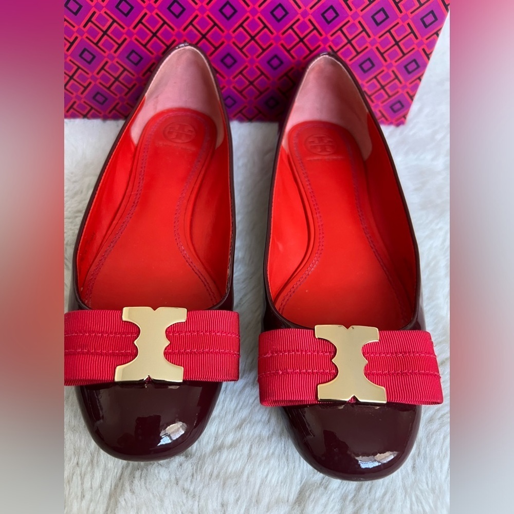 Tory Burch Gemini Link Bow Flat. Color Port Royal / Samba size 7.5 M